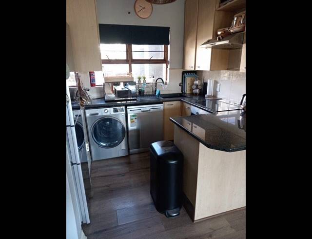 2 BEDROOM TOWNHOUSE TO LET IN CRAIGHALL